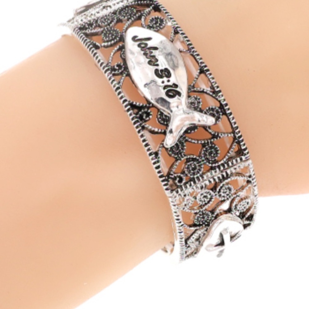 Silver Filigree Bracelet with Fish Design